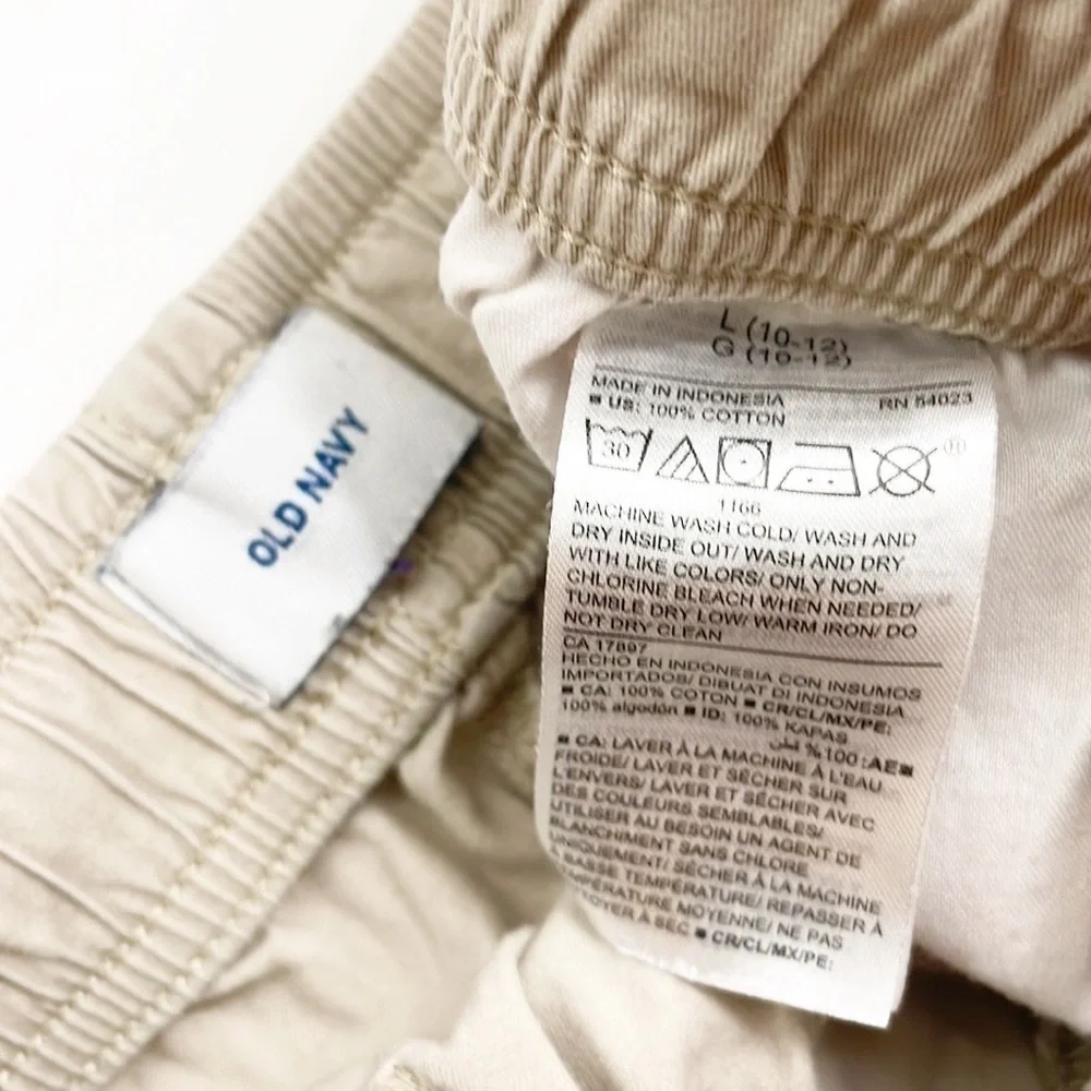 Old Navy boys cream shorts